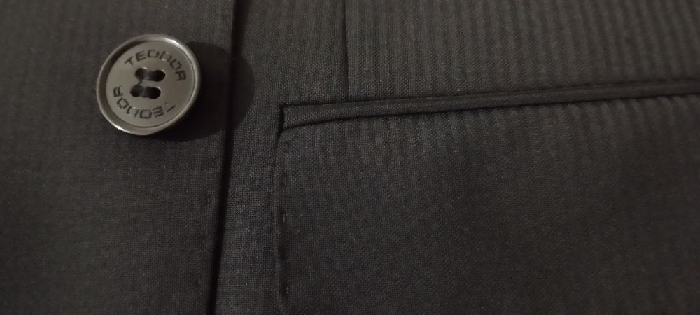 Два нови костюма