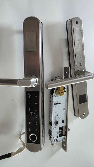 Yala Inteligenta Slim S4A A210F deschidere cu amprenta