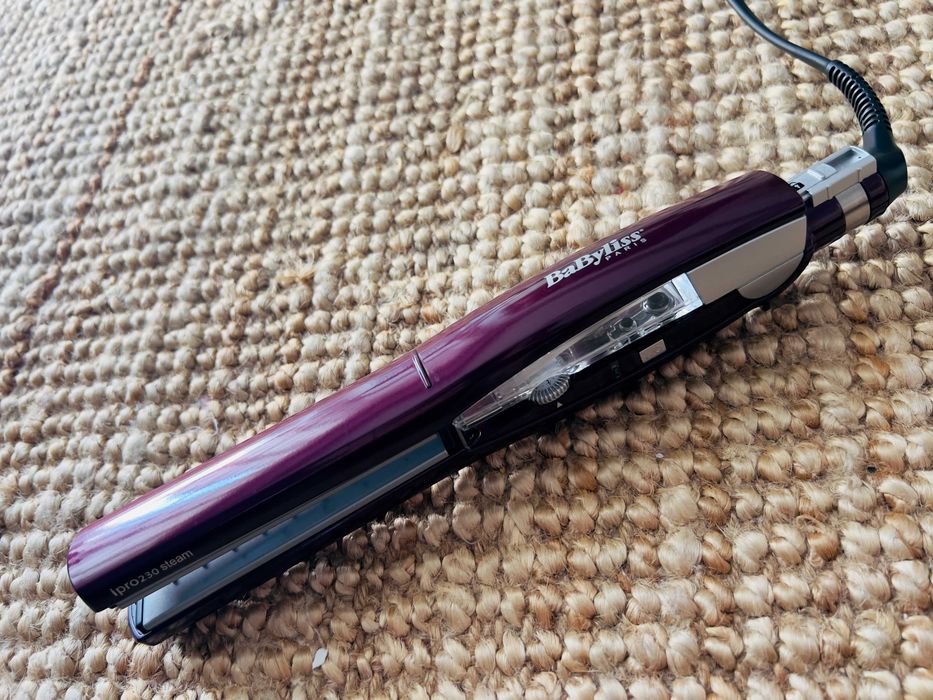 Placă de îndreptat părul BaByliss Paris Pro Steam Ceramic Intense ST292E 10 trepte temperatură, 2 trepte intensitate aburi – ca nouă