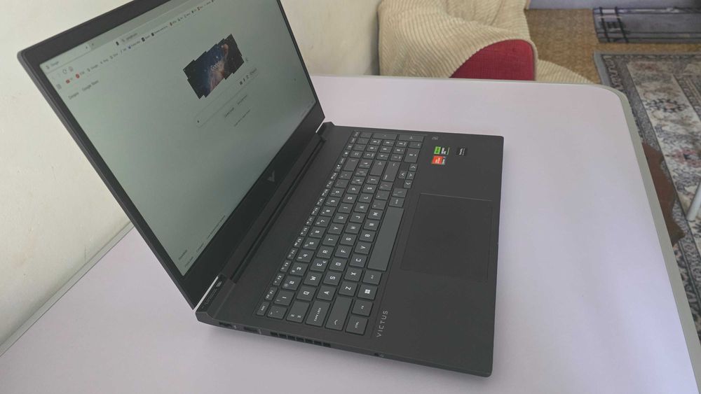 Laptop Gaming HP cu RTX4070, 32GB RAM DDR5, AMD Ryzen™ 7 7840HS, 1TB