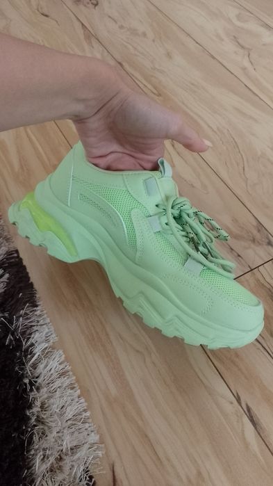 Свежи модерни маратонки