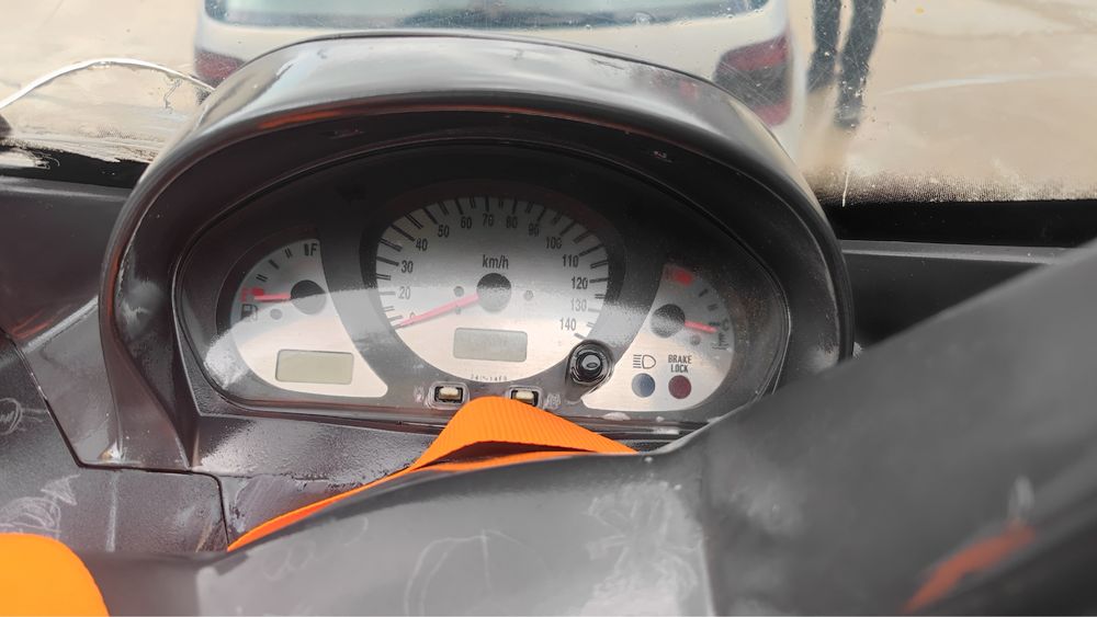 Скутер Suzuki Burgman 250 на части