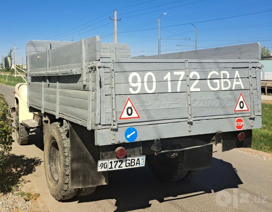 Газ 52 сотилади.