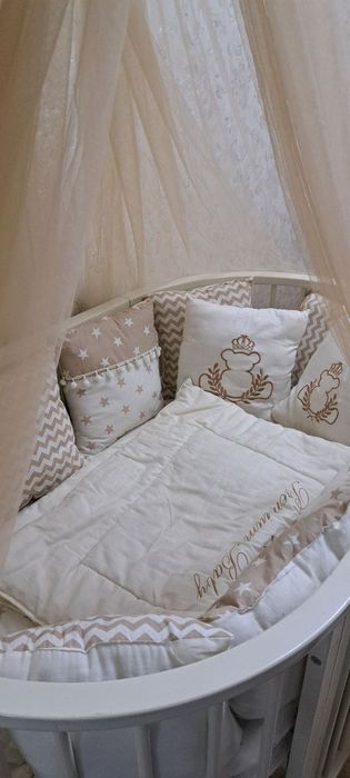 Детская кровать (для малышей)