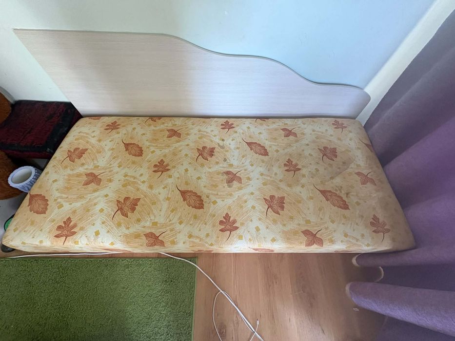 Подарявам детско легло и секция