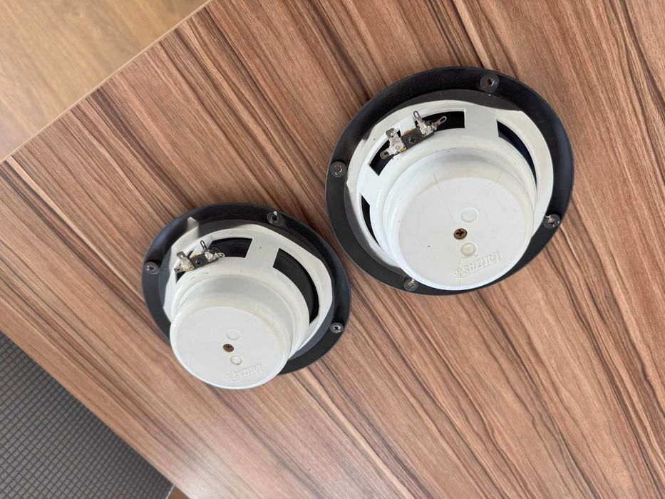 Морски Sub JBL със собствен усилвател