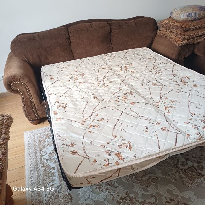 Диван раскладной в хорошем качестве