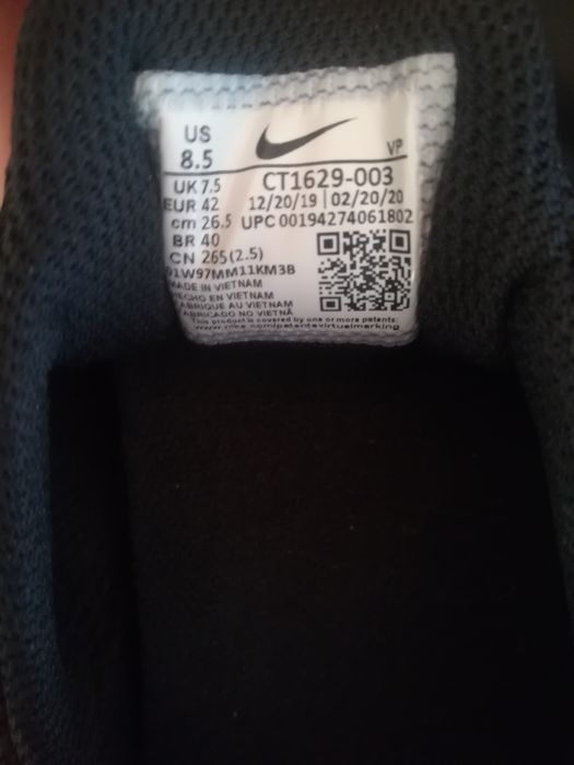 Adidași Nike nr 42 ușori și lati bărbați