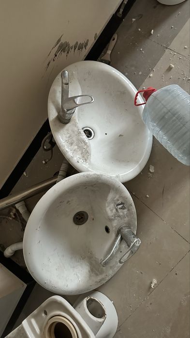 Прожам б/у унитазы и раковины