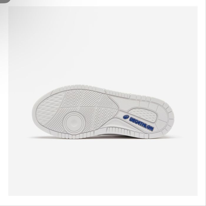 Продам кроссовки