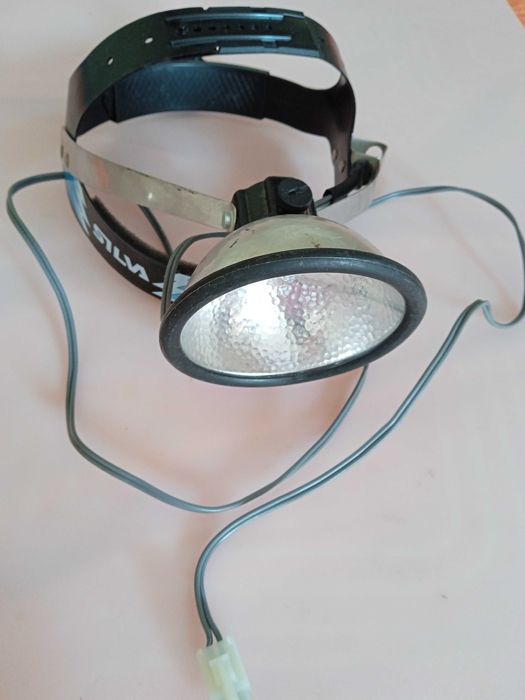 Лампа работна преносима и челна 12V