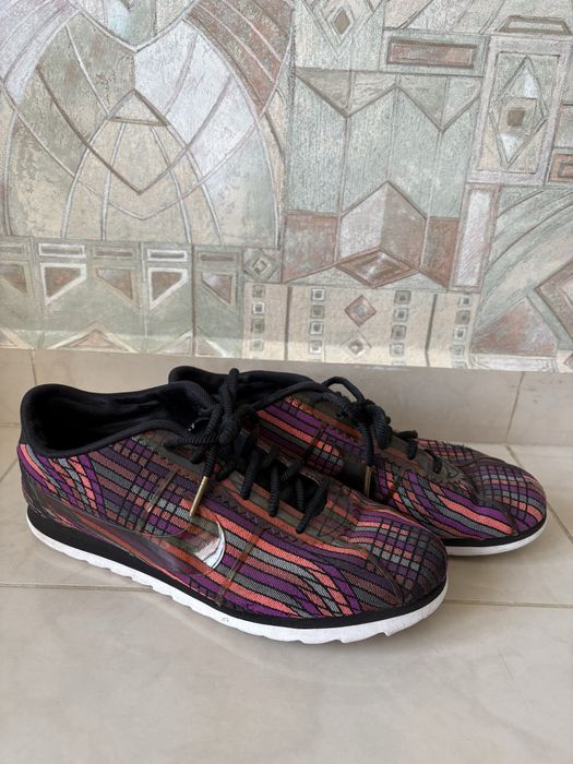 Маратонки Nike, р-р 40, отговарят на 39