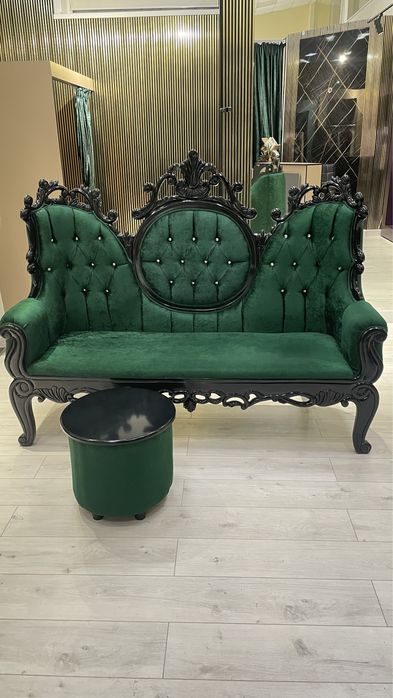 Роскошный диван в стиле барокко