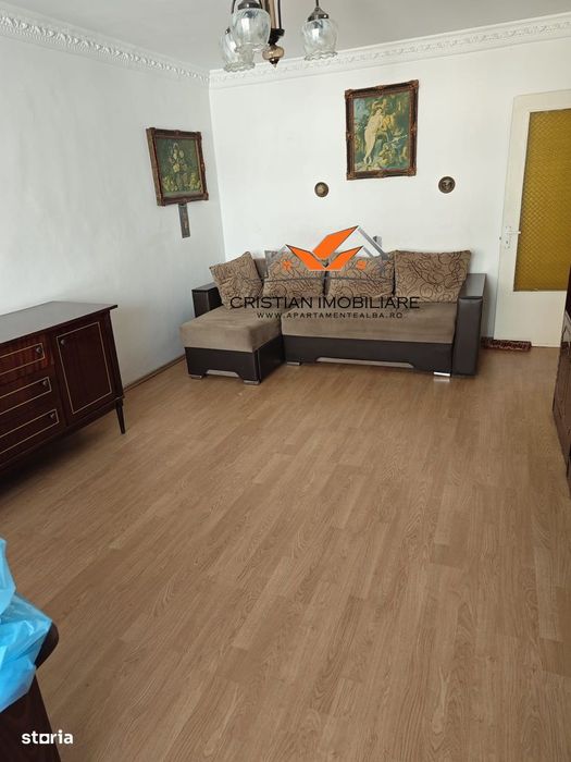 Apartament 3 camere decomandat, etaj 2,  Cetate-Liceul Sportiv!