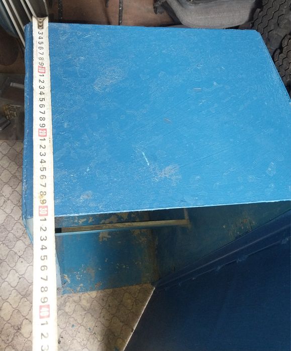 Сейф б/у металлический.