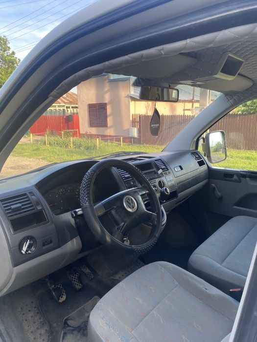 Vând Volkswagen T5 2005