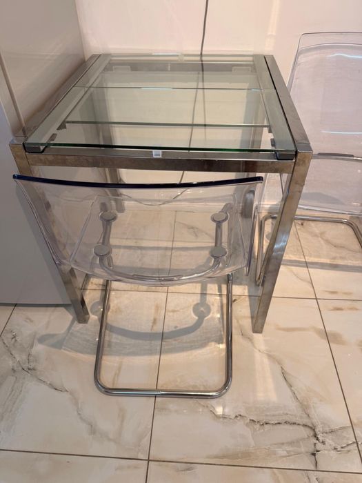 Masa extensibila ikea GLIVARP argitiu/transparent +scaune