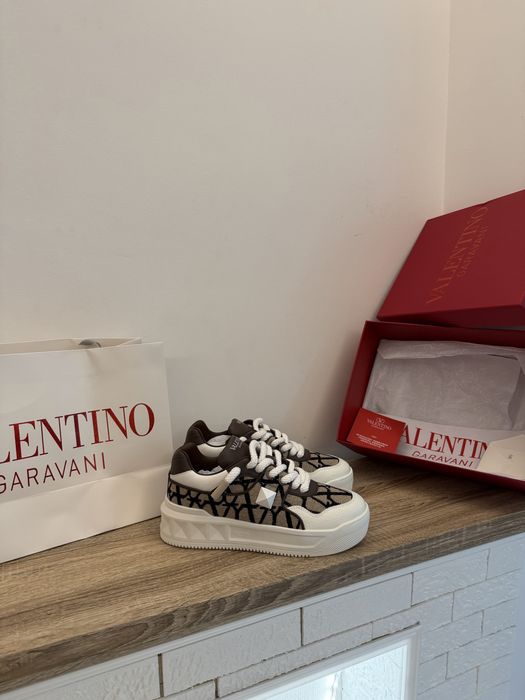 Valentino Garavani Stud