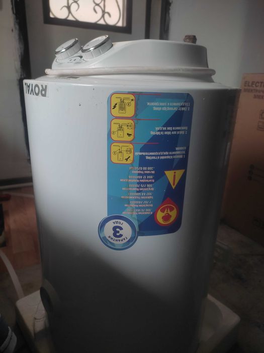 Продам водонагреватель 30 л. На запчасти