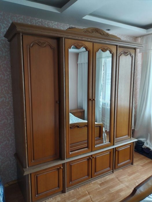 Спальный гарнитур +матрас