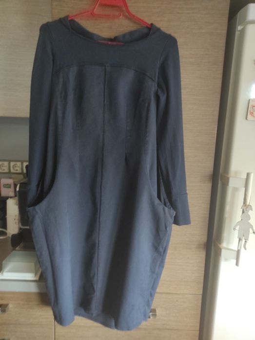 Тъмносиня рокля от трико