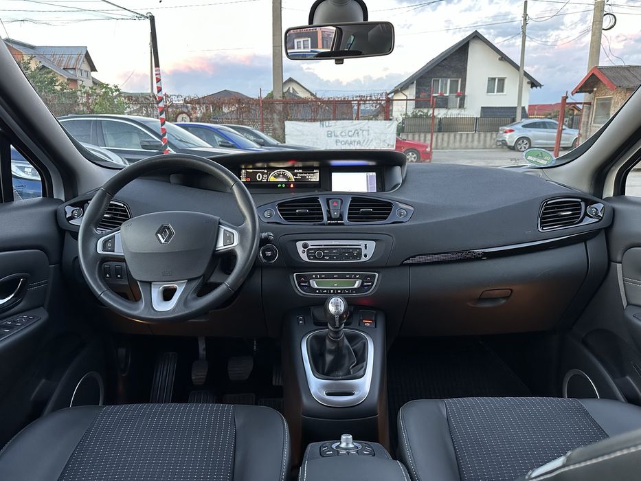 Renault Megane Scenic 3 | Facelift | 1.5 - 110 cp | Bi-xenon | Scaune încălzite | Navigație | 208.000 km | Import Germania