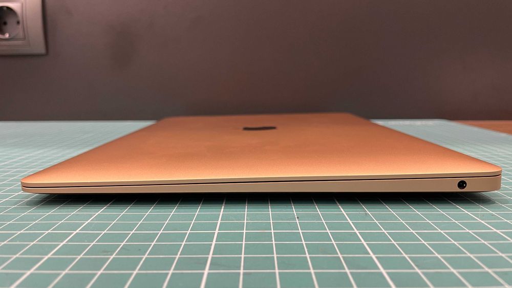 Mac book air 13 M1 Rose gold 256GB SSD КАТО НОВ 94% батерия
