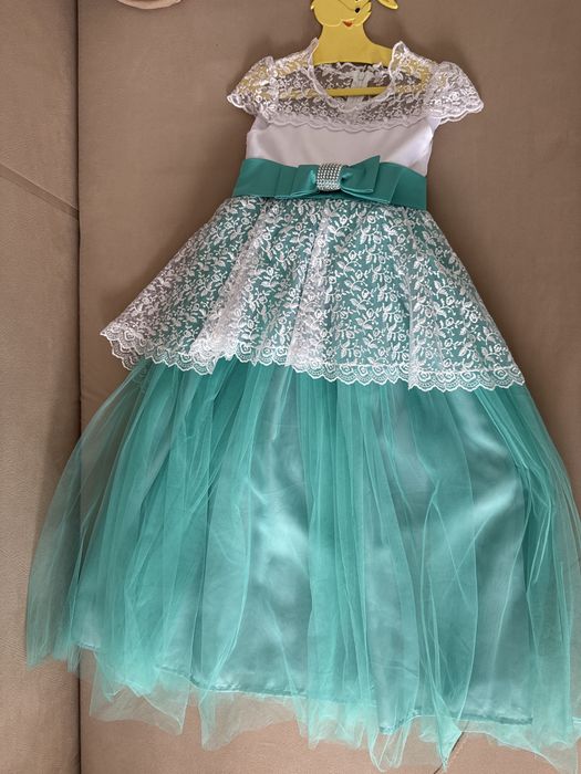 Продам платье на девочку