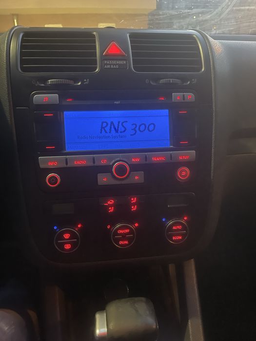 Продавам радионавигационна система RNS300