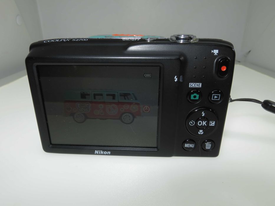 Nikon Coolpix S2700 ултра тънък компактен фотоапарат, дигитална цифрова камера като НОВА - 16 мегапискела, 6х оптичен зум, тествана и работи отлично