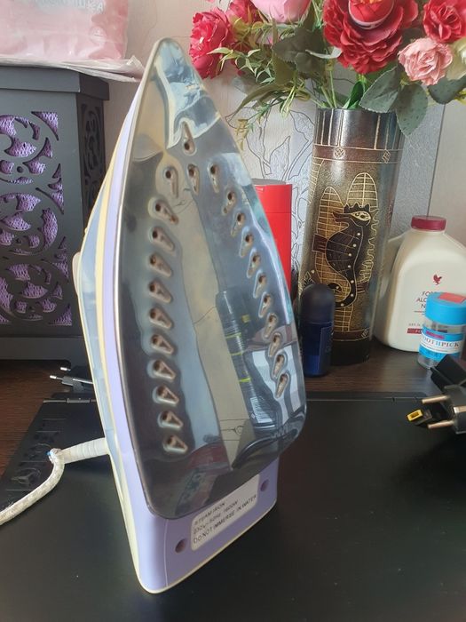 Паровой утюг Магнит