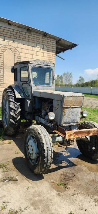 Traktor srochno sotiladi