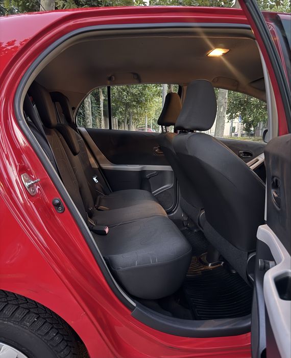 Toyota Yaris 998 VVT-i  76.000 km Proprietar