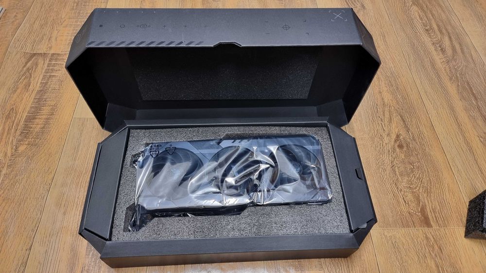 ASUS TUF Gaming GeForce RTX 4090 24GB OG OC Edition, гаранция до 2027