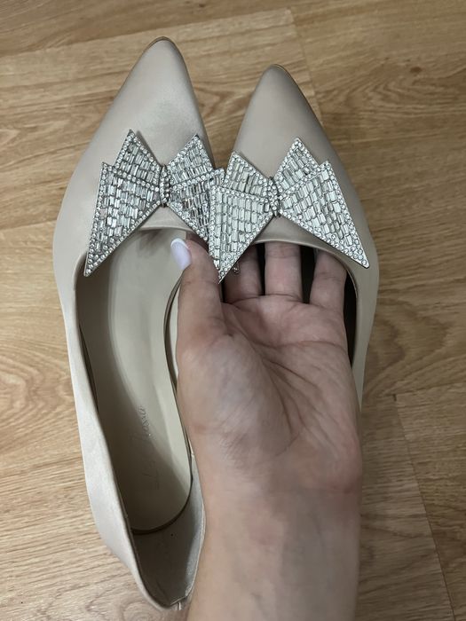 Срочно продам туфли