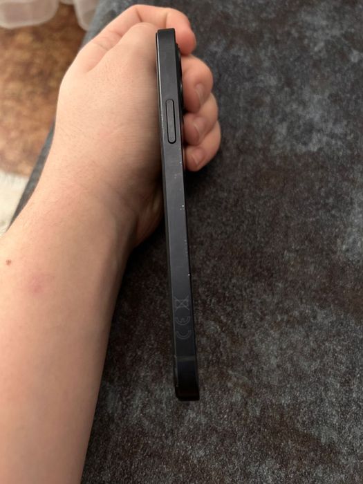 продам или обменяю айфон 12