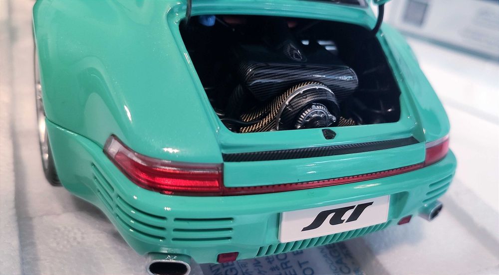 RUF SCR - 1:18 Almost Real