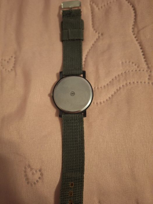 Спортен зелен кварцов часовник