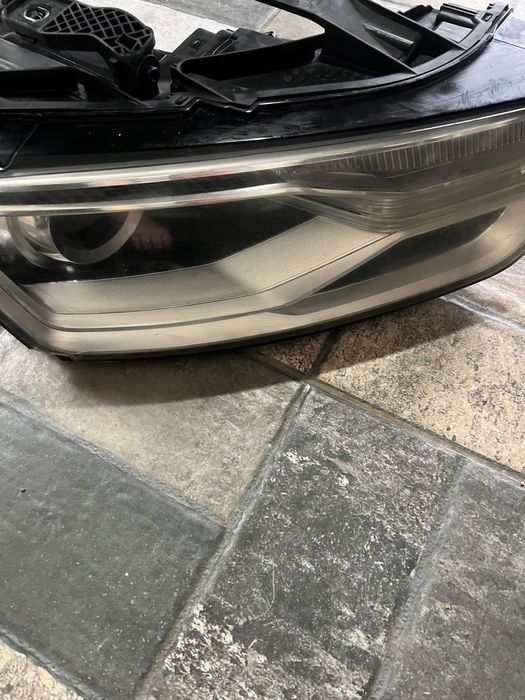 Faruri Audi Q3 8U 2016