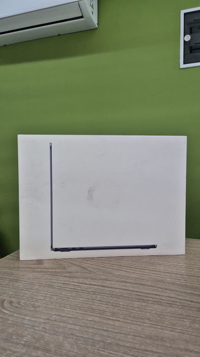 MacBook Air 13-inch M3 256gb/16 gb ram  Midnight