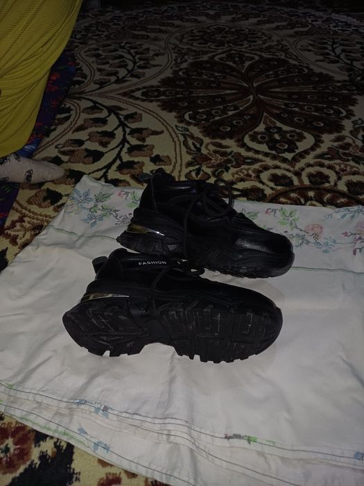 Kerasofka   2  martta kiyilgan holati yaxshi  Qizlarniki