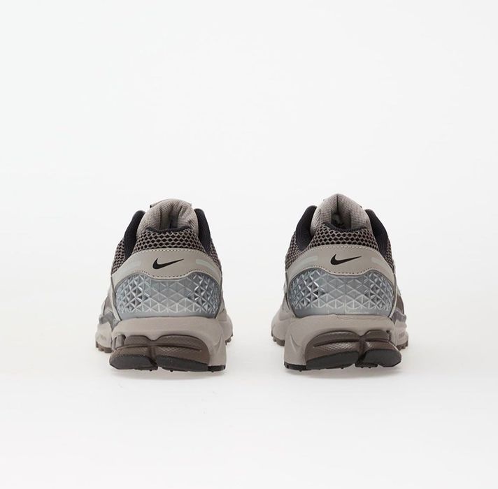 Маратонки Nike Zoom Vomero 5