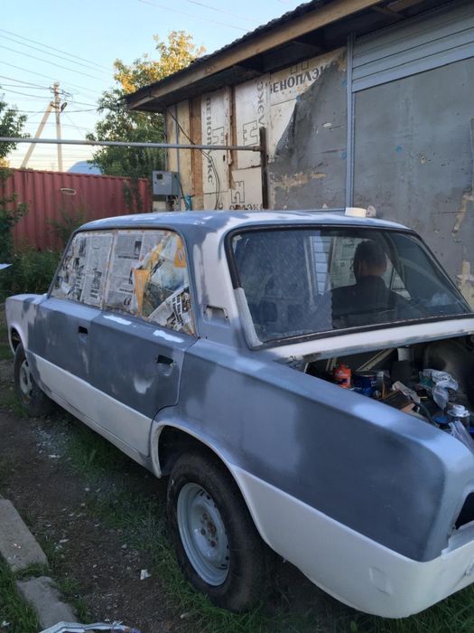 Жигули 21061 с 11 двигателем.