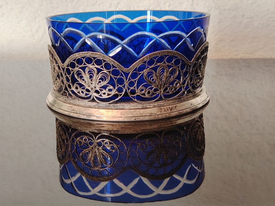Кобальтовая сахарница с мельхиоровым узором