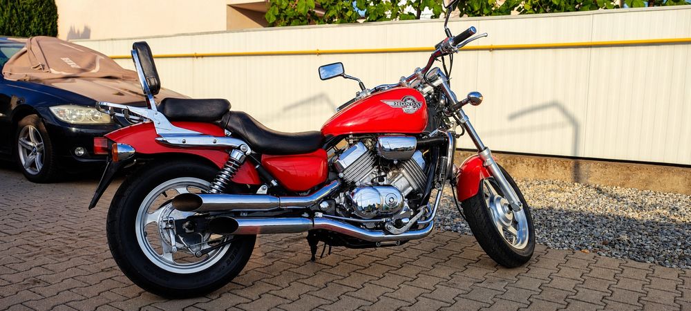 Honda Magna VF750C - 1995
