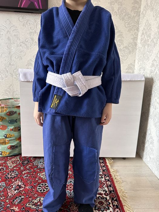 Продаю кимоно на рост 130