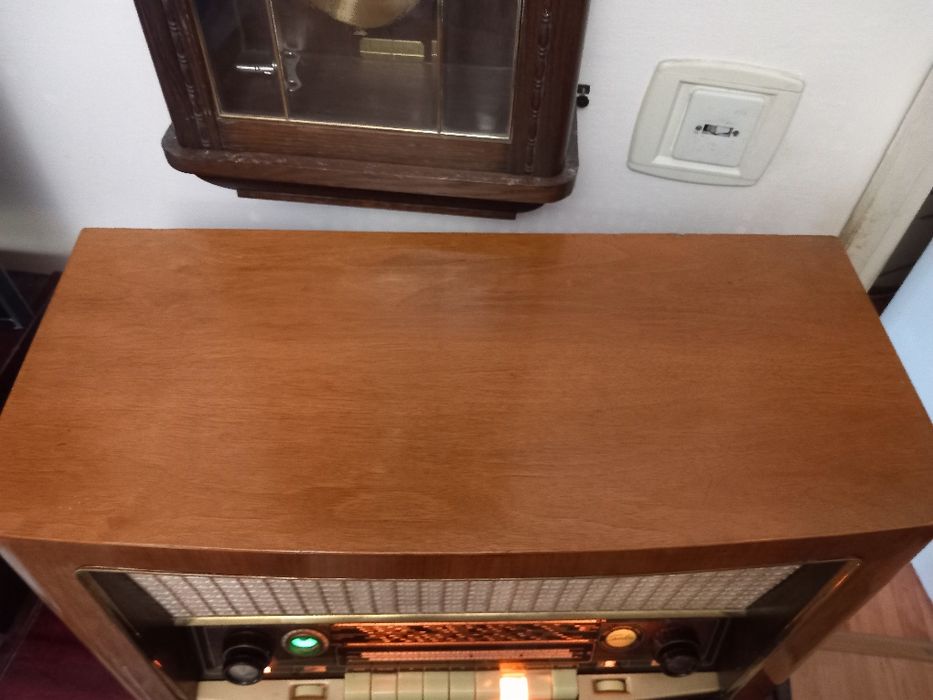 Aparat de radio cu lampi,  Saba feiburg automatic 7