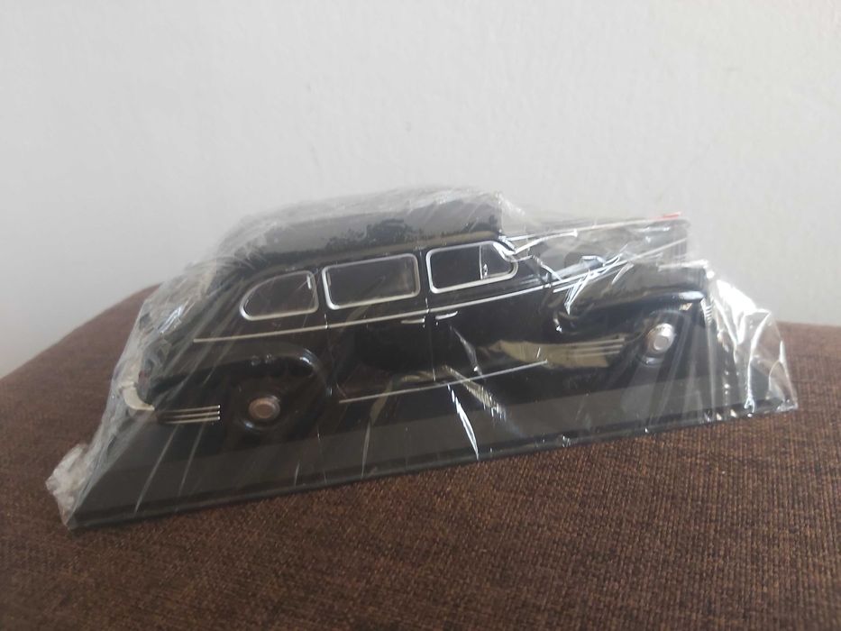 Machetă ZIS 110 din seria "Masini de Legenda" scara 1/43