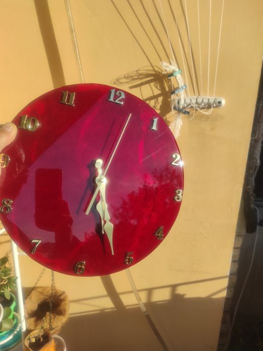 АРТ Часовници изработени от епо. Смола и МДФ или дърво