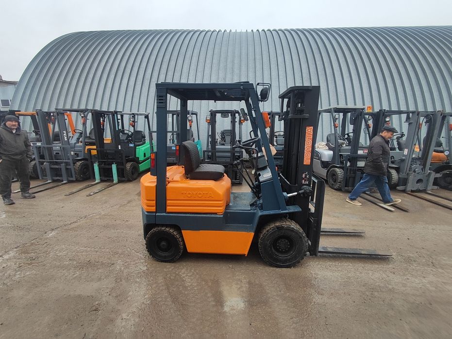 Продам вилочный погрузчик. Кара